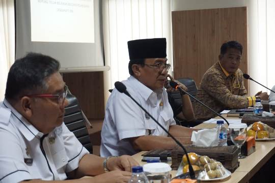 Bupati Inhil Pimpin Rapat Penyelesaian Somasi Kredit Kelompok Tani Dengan BNI